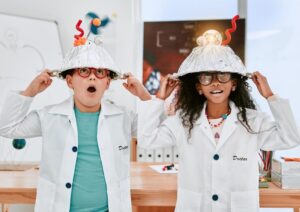 10 Funny Riddles I Tell My Little Sister Every Weekend (With Explanations, Stories & Science!